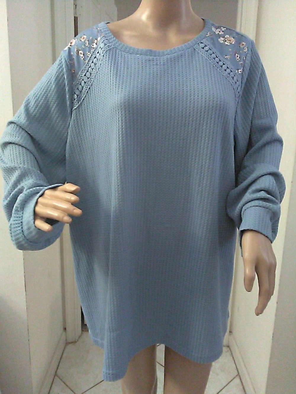 Nwt BloomChic Light Blue Waffle Knit Long Sleeve Top Floral Shoulder Sz.18-20